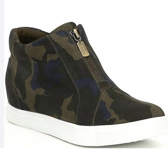 Blondo Glenda Waterproof Camo Hidden Wedge Sneaker Shoe Zip Close 7.5 7 1/2 - Picture 1 of 10